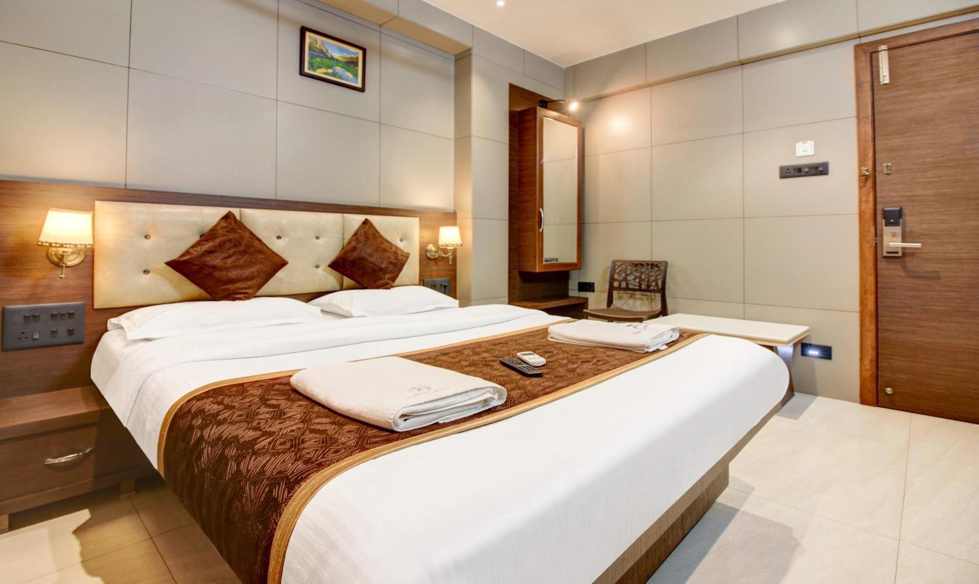 Hotel Leela Кальян Екстер'єр фото
